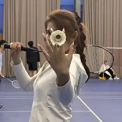 任玲